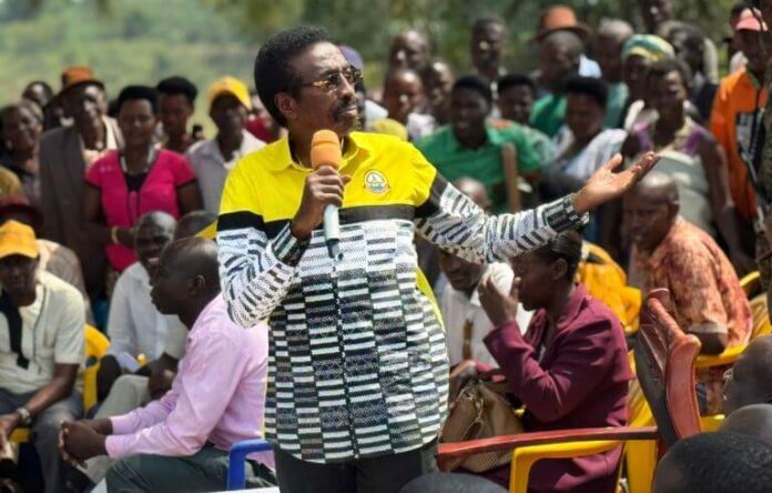 Minster Muhwezi in Rujumbura