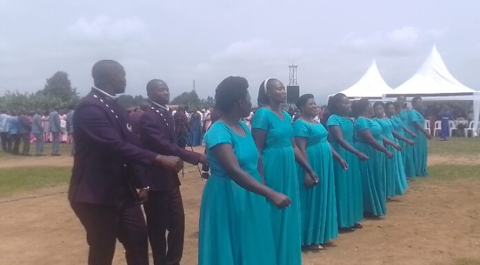 RAVETA Choir Celebrates 25 Years of Ministry