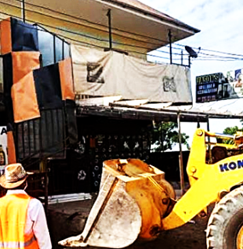 Rukungiri Cracks Down on Illegal Structures as Trade Order Policy Continues